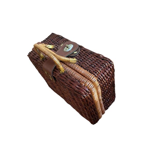 Vintage Brown Rattan Box Purse / Wicker Picnic Basket Case - - Picture 2 of 4